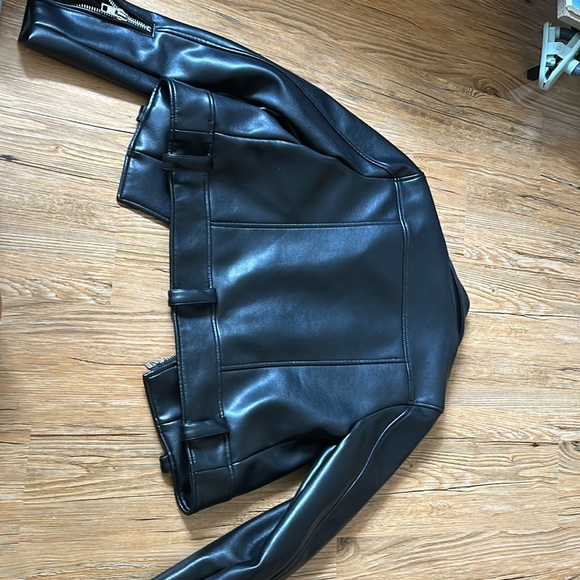 Cropped Leather Jacket - Picture 2 of 7